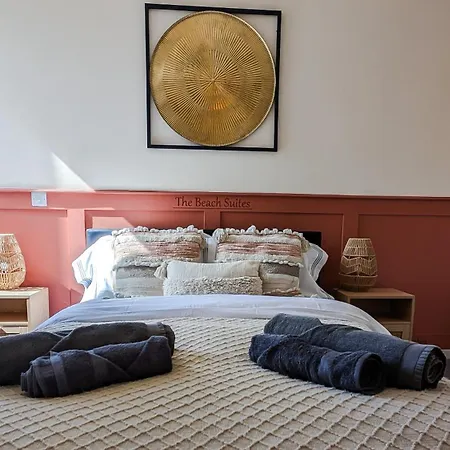 Central Apartment- Stunning Sea Views- 100M To Beach- Sleeps 6 Newquay  Exterior photo