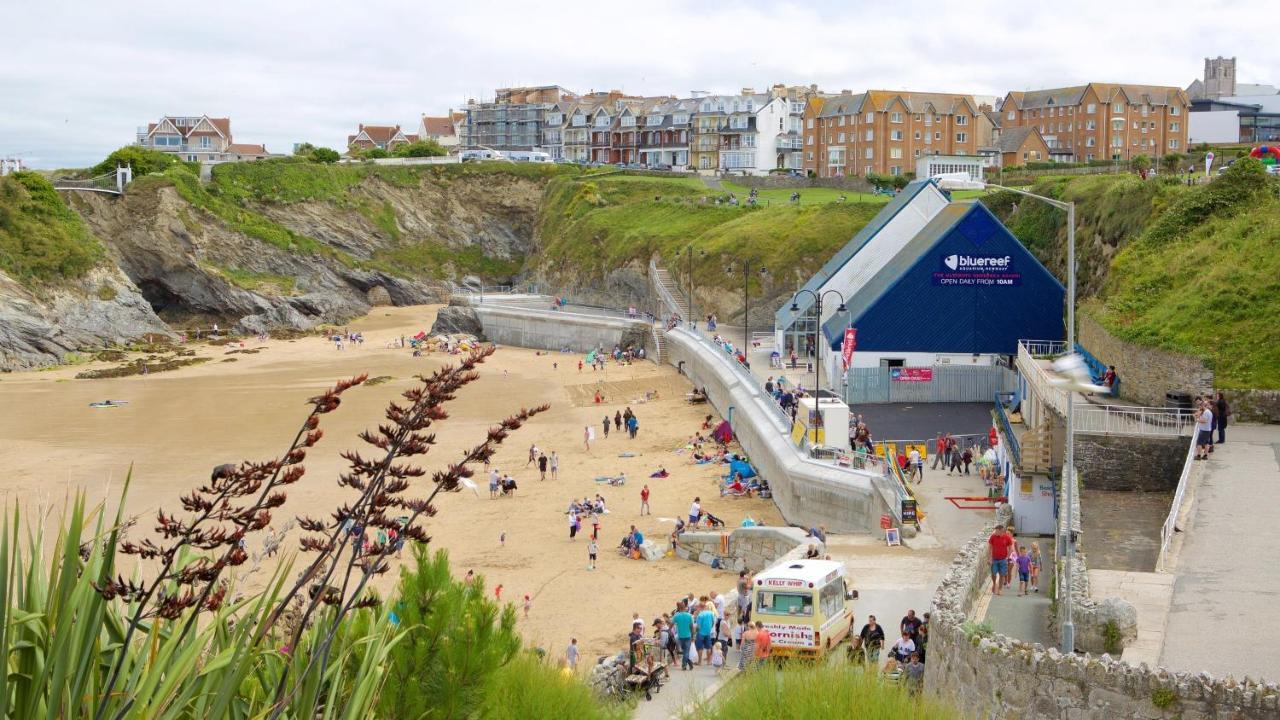 Apartment- Stunning Sea Views- 100m To Beach- Sleeps 6 *