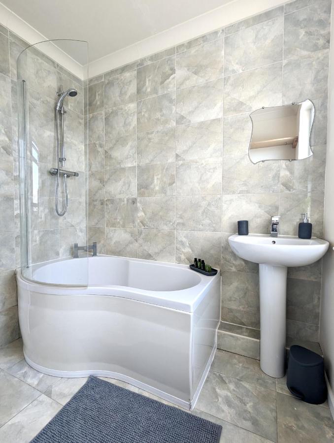 Apartment- Stunning Sea Views- 100m To Beach- Sleeps 6 Appartement New Quay