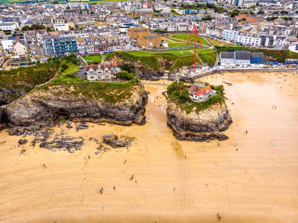 Apartment- Stunning Sea Views- 100m To Beach- Sleeps 6