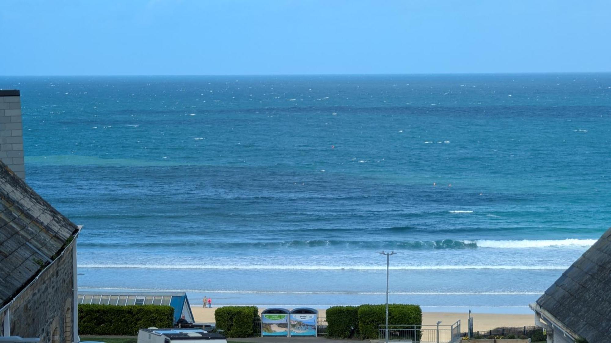 Apartment- Stunning Sea Views- 100m To Beach- Sleeps 6