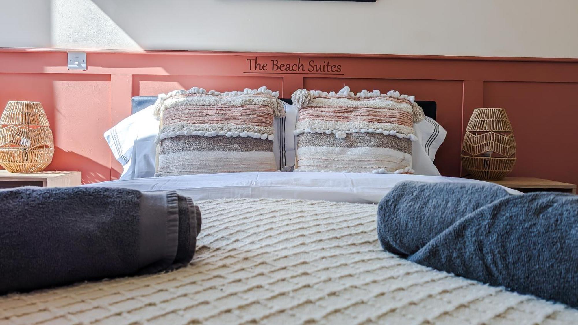 Apartment Apartment- Stunning Sea Views- 100m To Beach- Sleeps 6