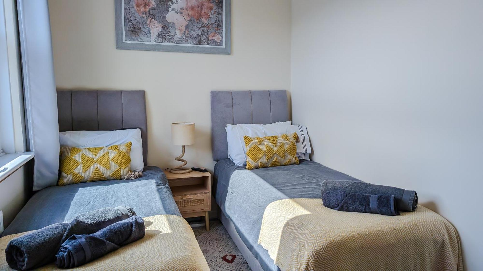 Apartment Apartment- Stunning Sea Views- 100m To Beach- Sleeps 6 *