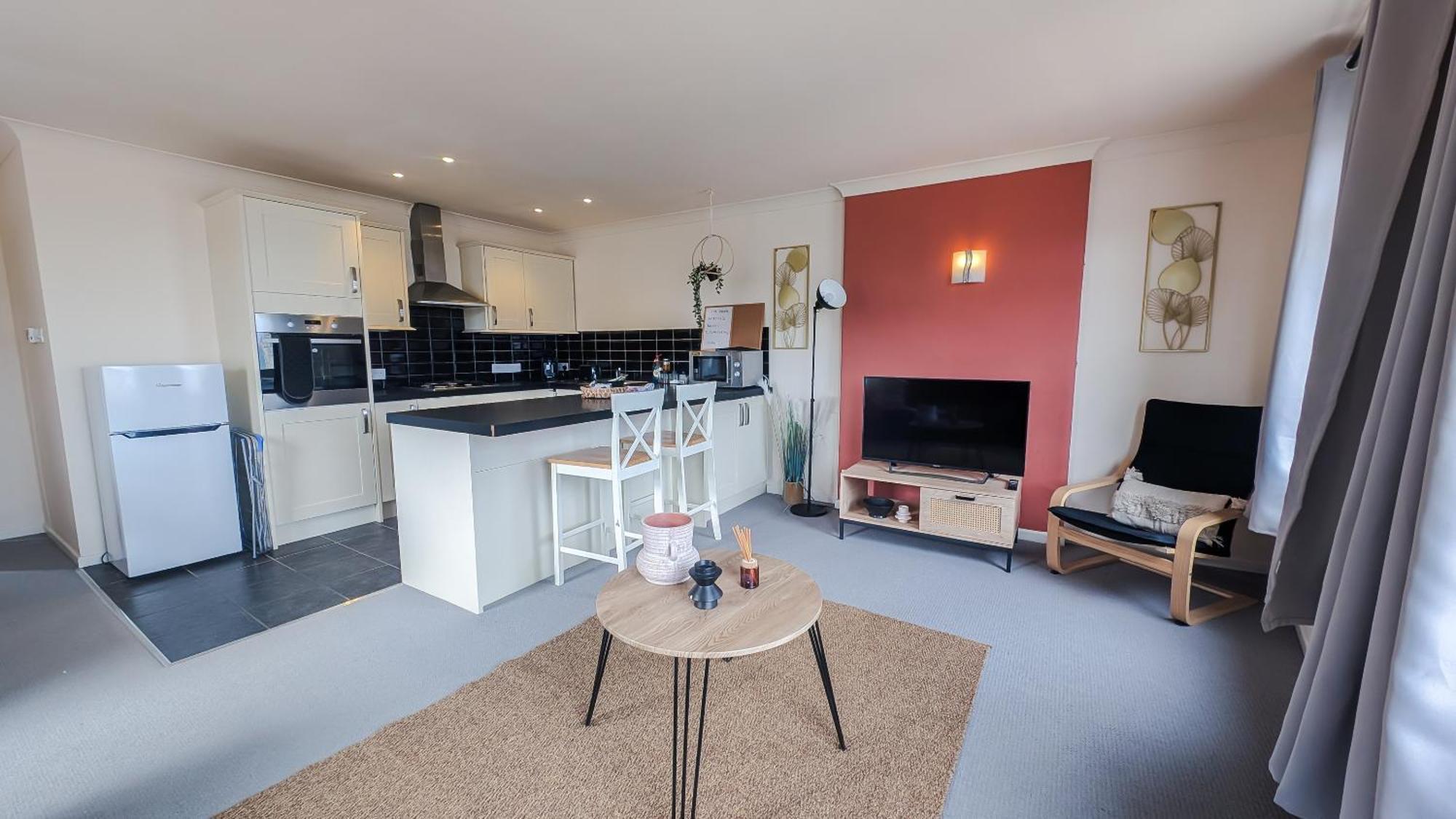 Apartment- Stunning Sea Views- 100m To Beach- Sleeps 6